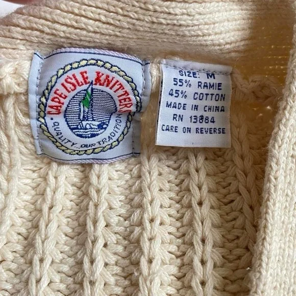 SOLDVintage cream cardiganSOLD - Picture 5 of 8